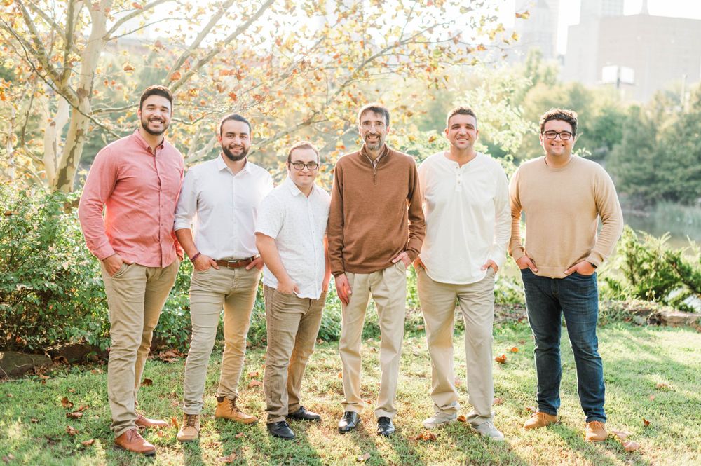 Extended family fall session at Veterans Park
 Park in downtown Tulsa, OK.
