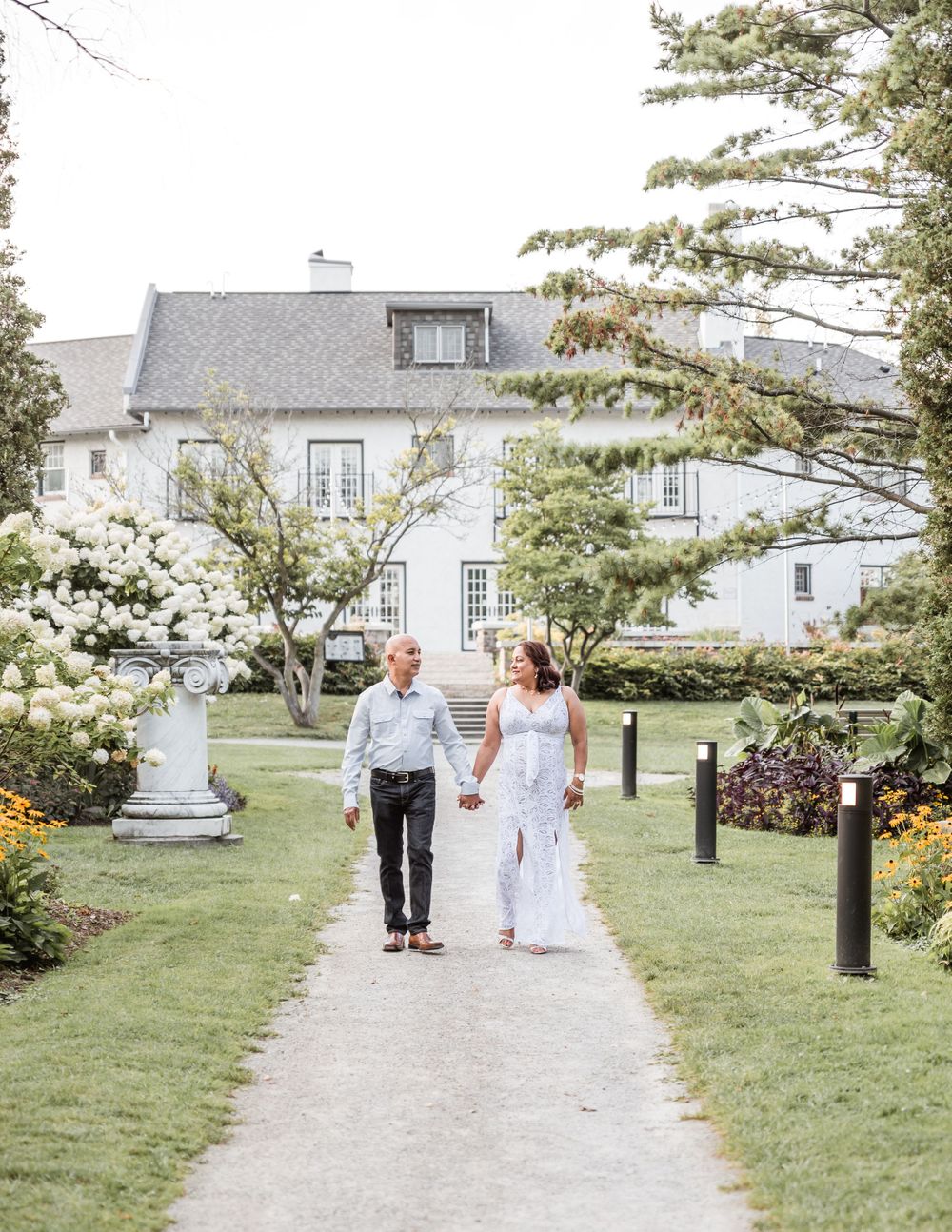 Summer couples/engagement photos at Guildwood Inn Estate in Scarborough, Ontario