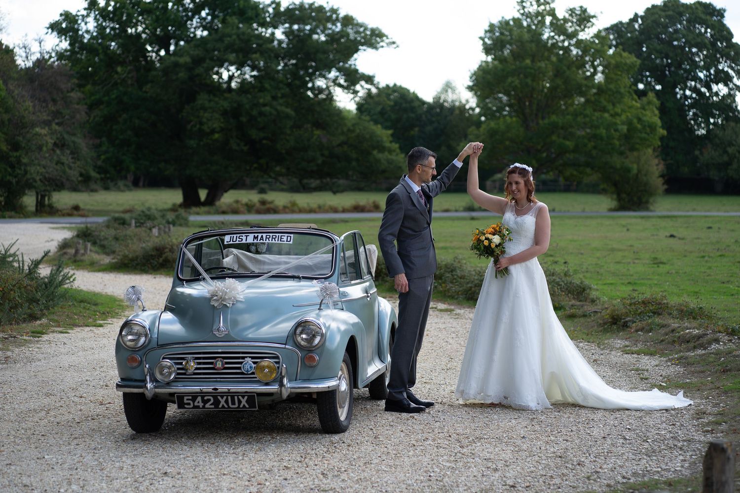 New forest autumn wedding vintage car