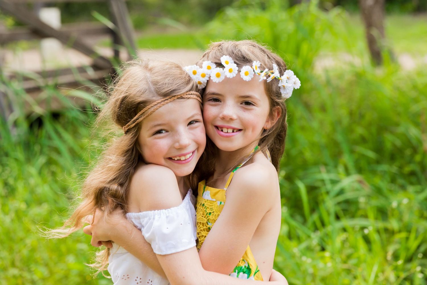 sisters love outdoor portrait nudgee waterhole reserve
