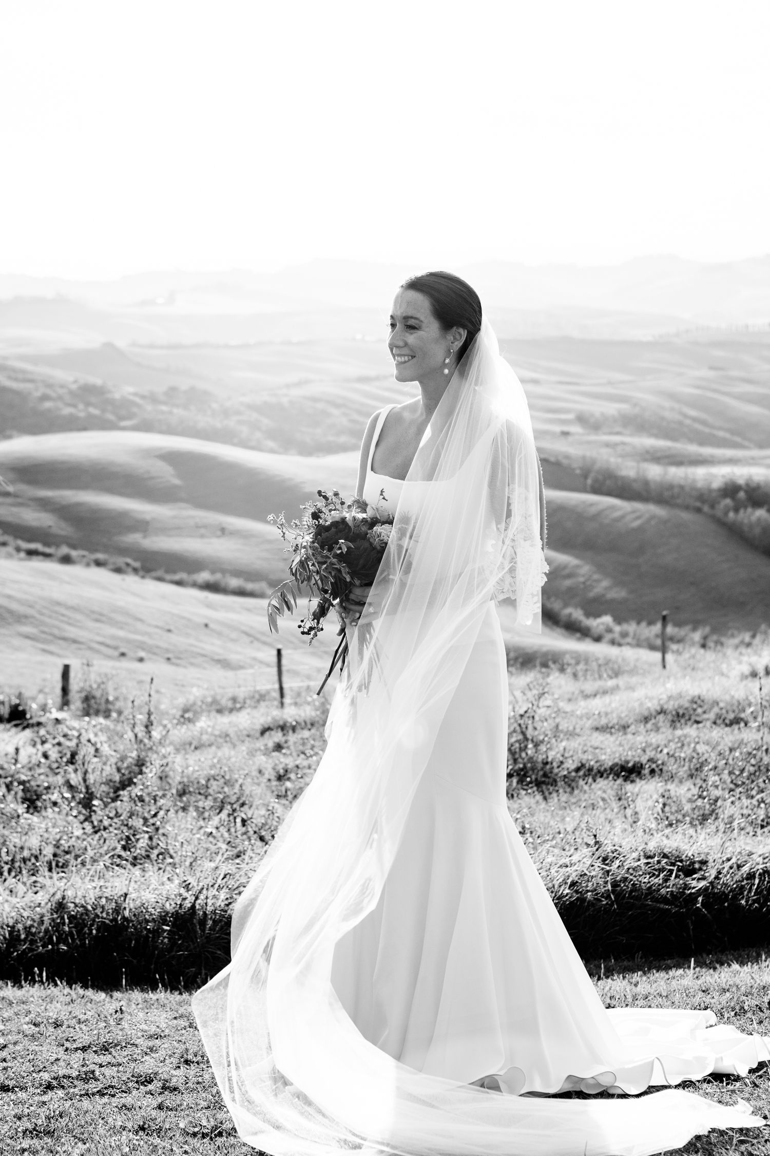 Black and white portrait photography of a bride in Tuscany