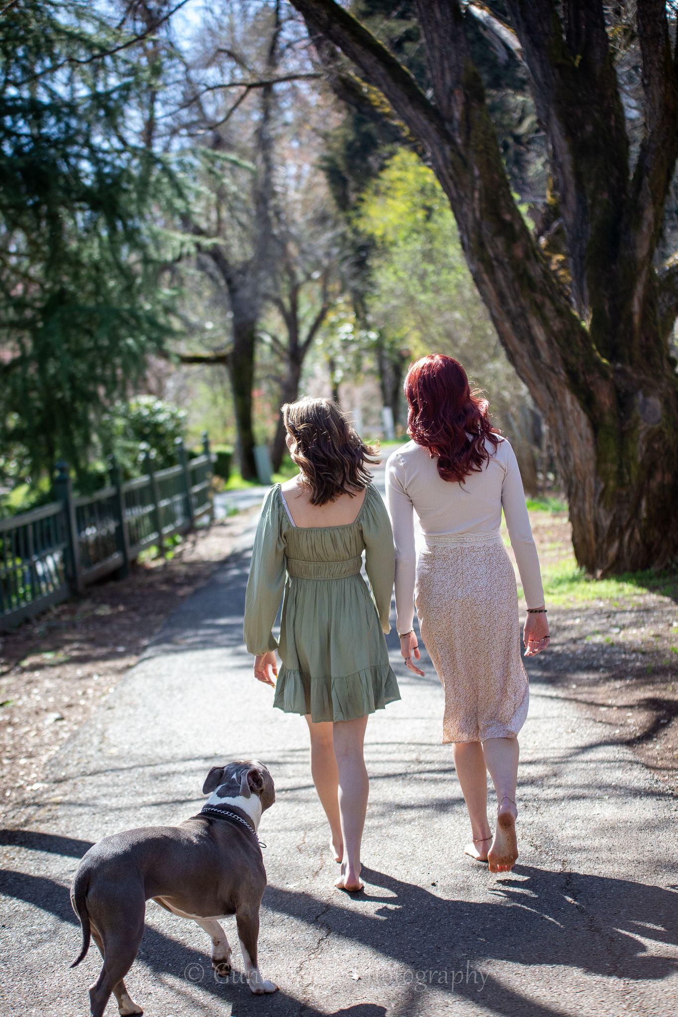 cousins, gunnii sack photography, best friends, class of 2022, amador county, volcano ca, argonaut high school, dog