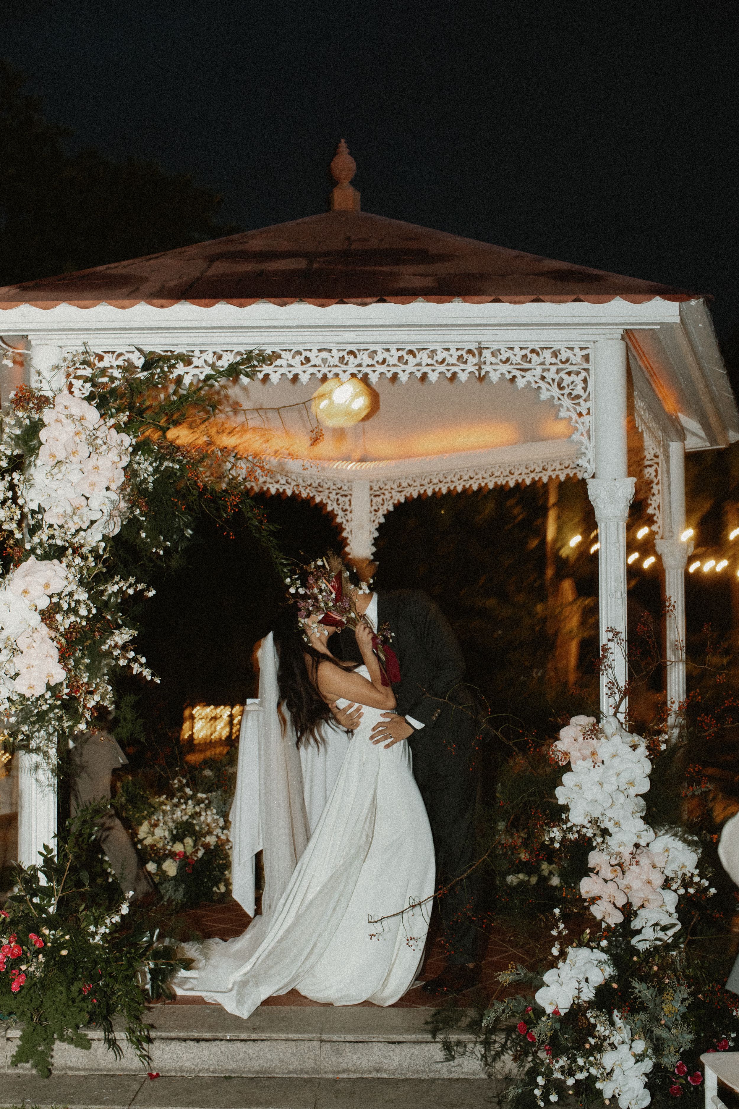 Timeless, film-toned wedding photography for the quietly romantic. Ambershots captures tender, light-soaked moments in Singapore & overseas