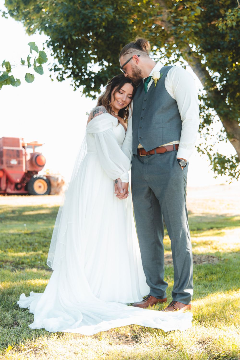 Abigail and Zackery Oviatt Wedding Photo VNDRDOG Media