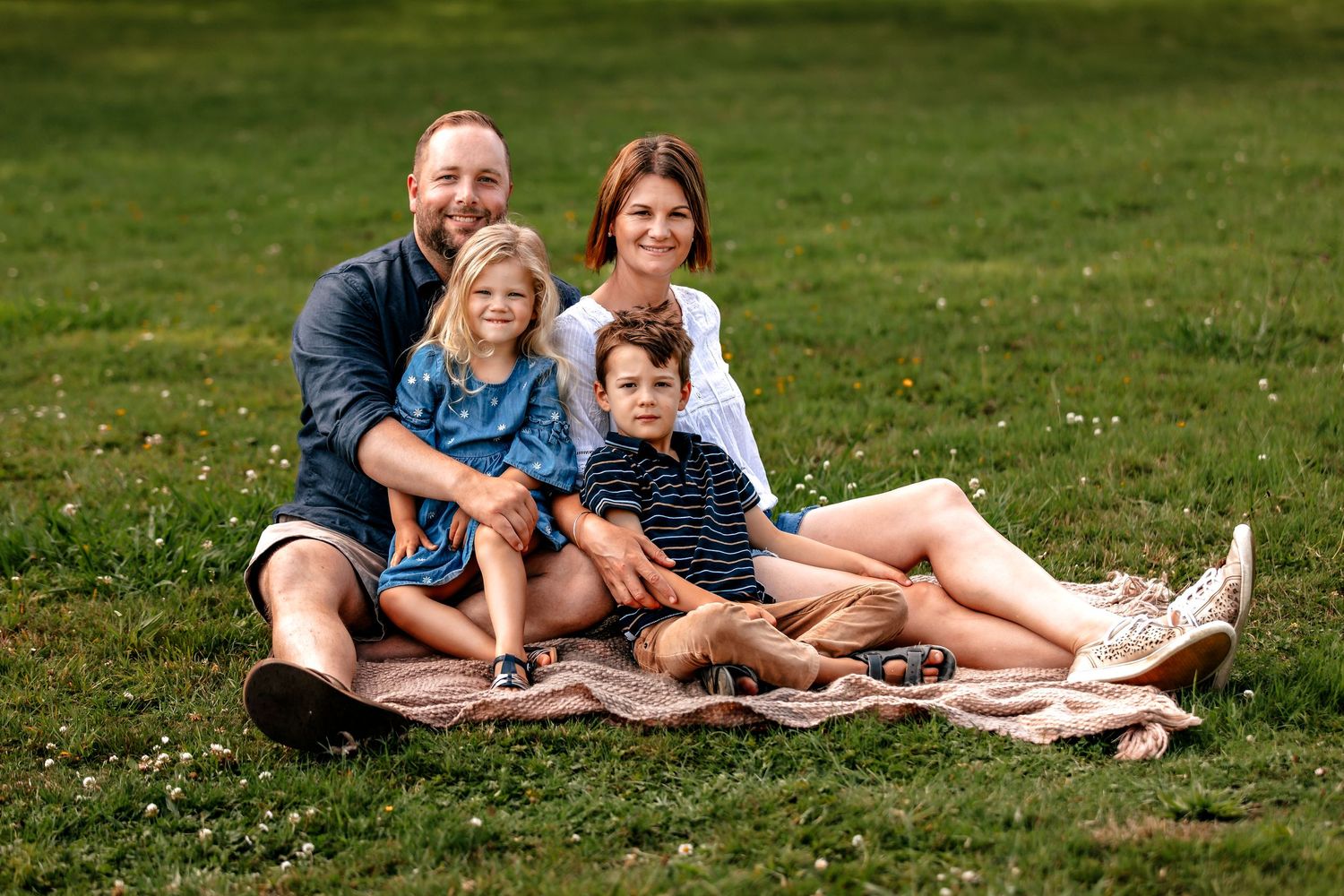 Palmerston North Newborn Baby Family Photographer. Mt Lees reserve
