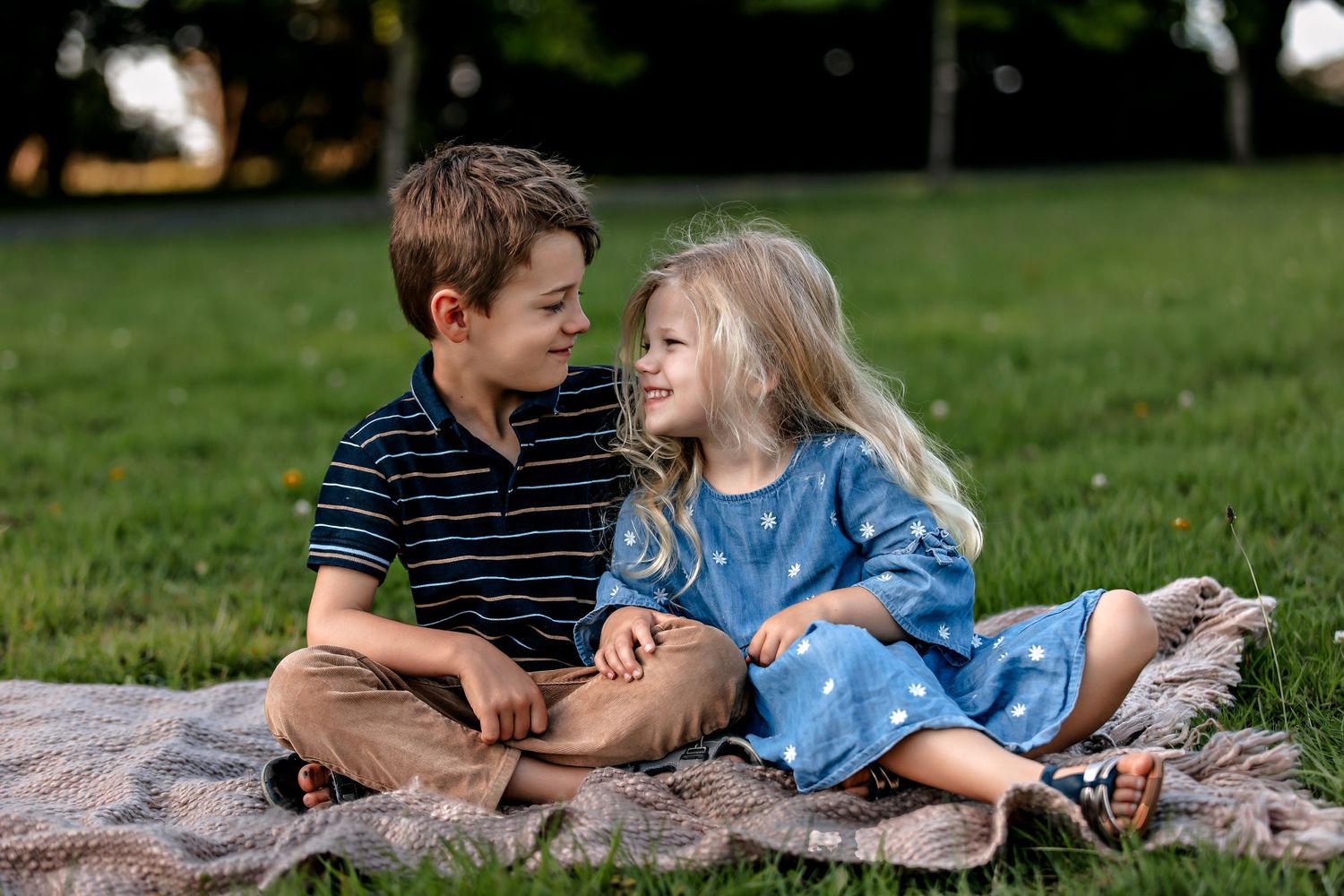 Palmerston North Newborn Baby Family Photographer. Mt Lees reserve