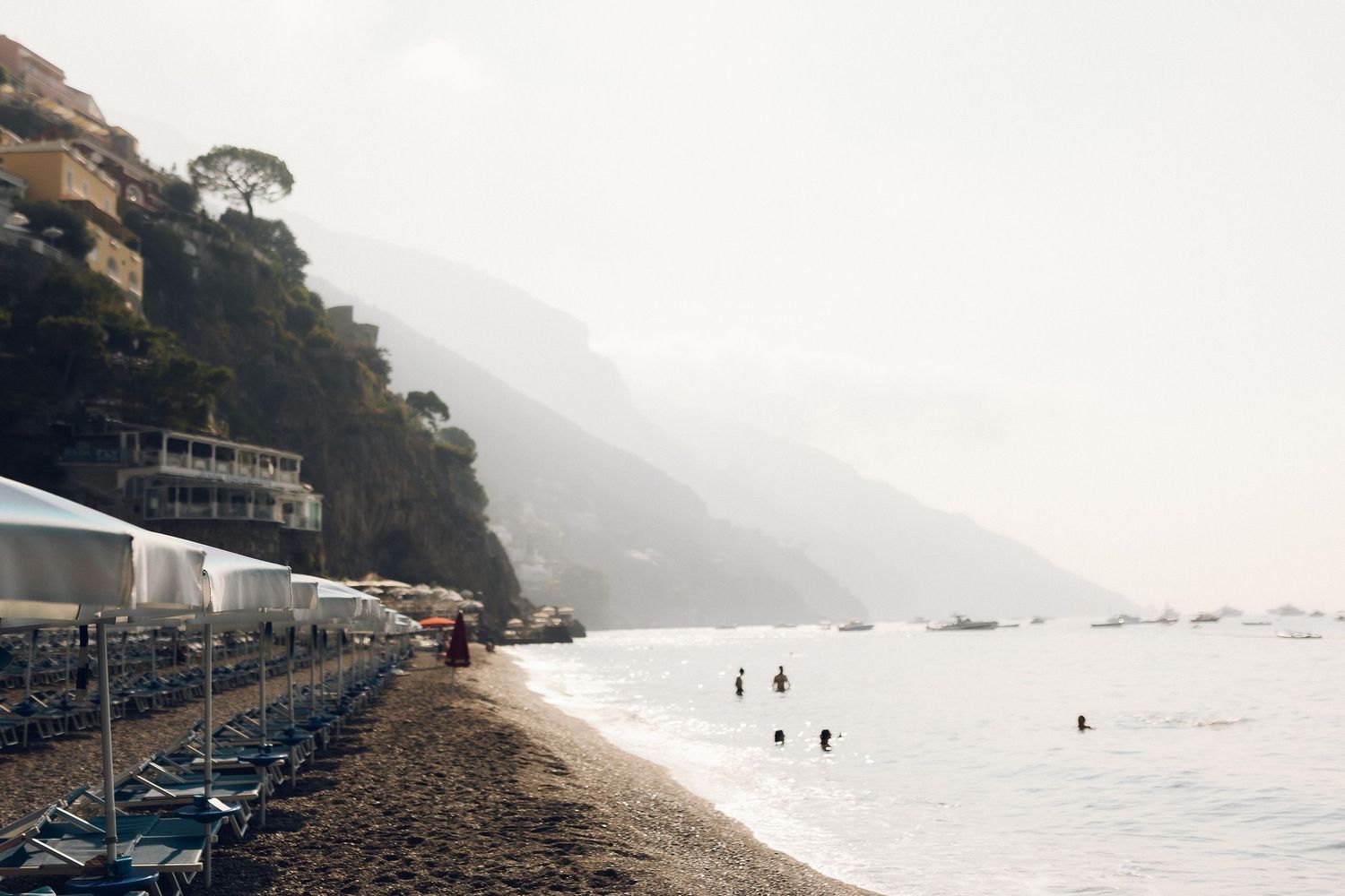 Amalfi Coast Photographer - Positano, Ravello, Amalfi, Maiori elopement, proposal, wedding creator. Book your photoshoot.