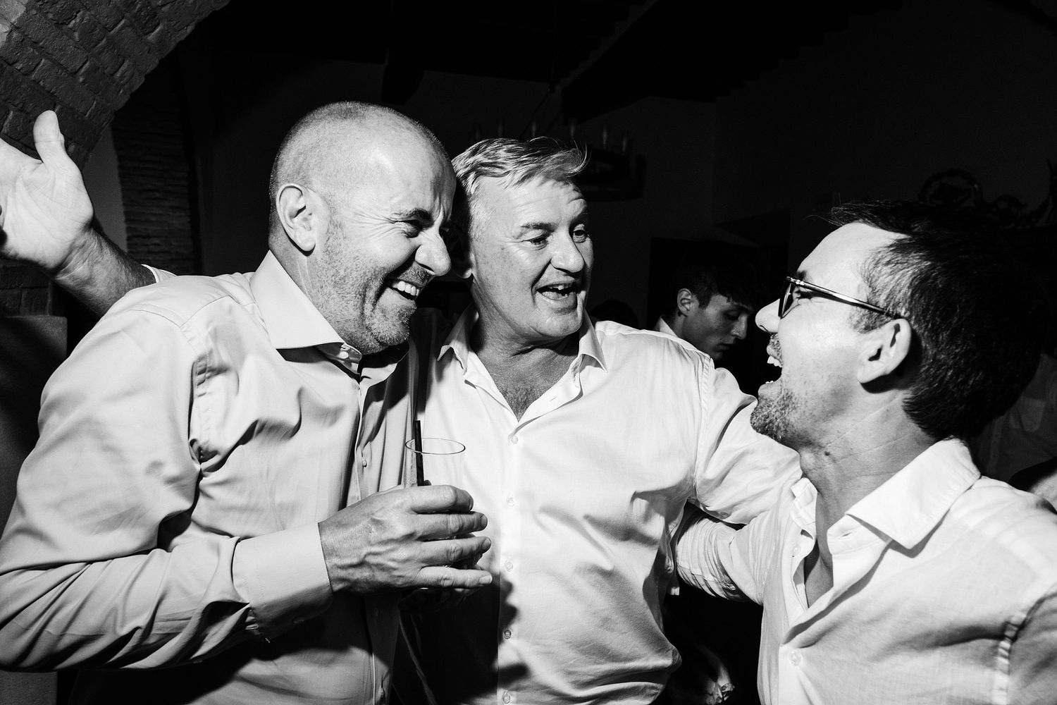 TLOOK photographe de mariage de style documentaire, Tenuta Di Sticciano en Toscane ambiance du dance floor