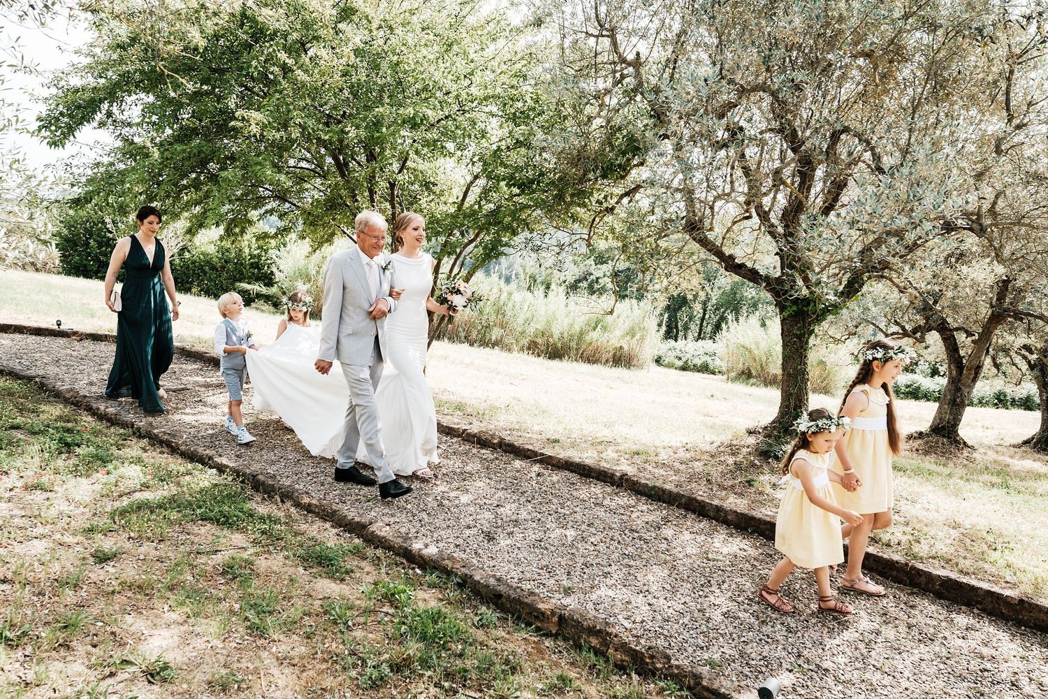 TLOOK photographe de mariage de style documentaire, Tenuta Di Sticciano en Toscane cérémonie dans les oliviers