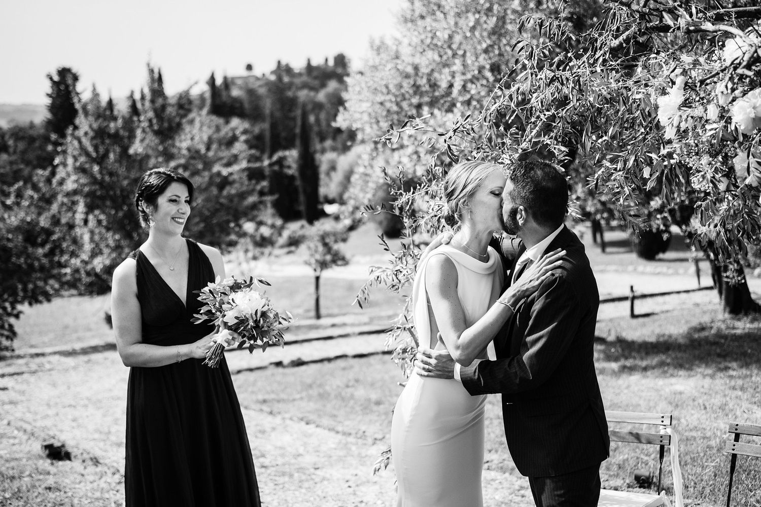 TLOOK photographe de mariage de style documentaire, Tenuta Di Sticciano en Toscane cérémonie dans les oliviers