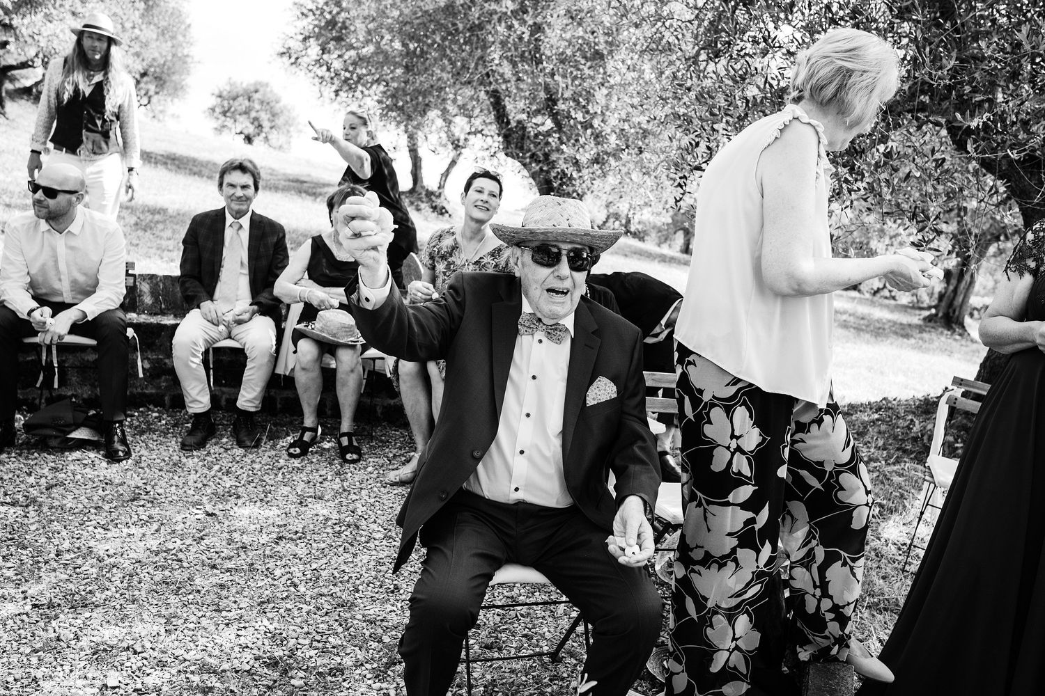 TLOOK photographe de mariage de style documentaire, Tenuta Di Sticciano en Toscane cérémonie dans les oliviers