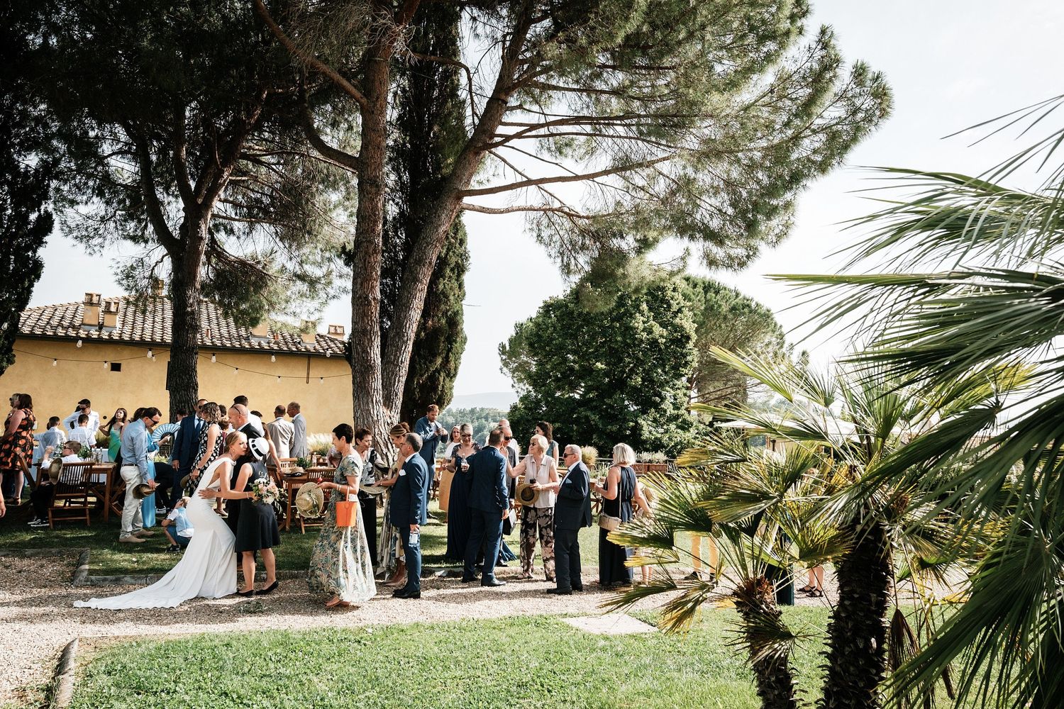 TLOOK photographe de mariage de style documentaire, Tenuta Di Sticciano en Toscane cocktail