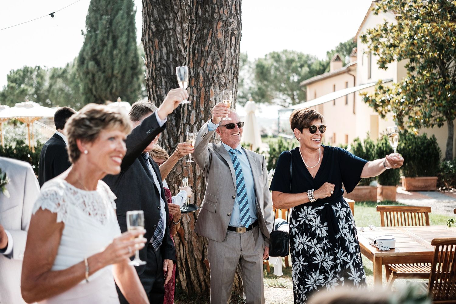 TLOOK photographe de mariage de style documentaire, Tenuta Di Sticciano en Toscane cocktail
