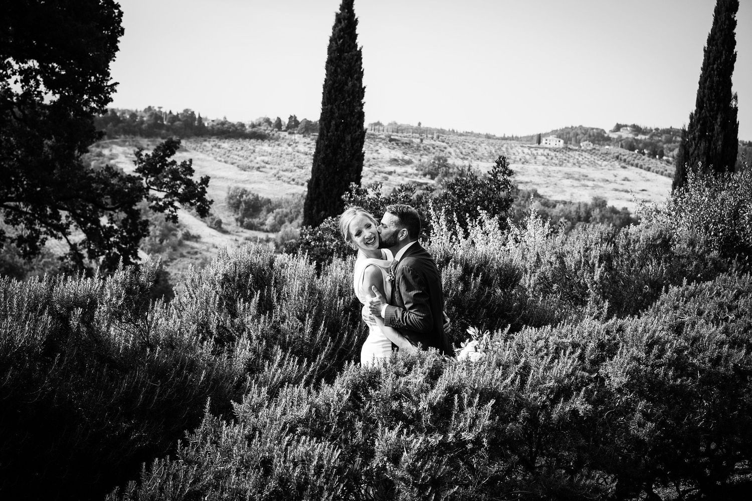 TLOOK photographe de mariage de style documentaire, Tenuta Di Sticciano en Toscane portrait des mariés
