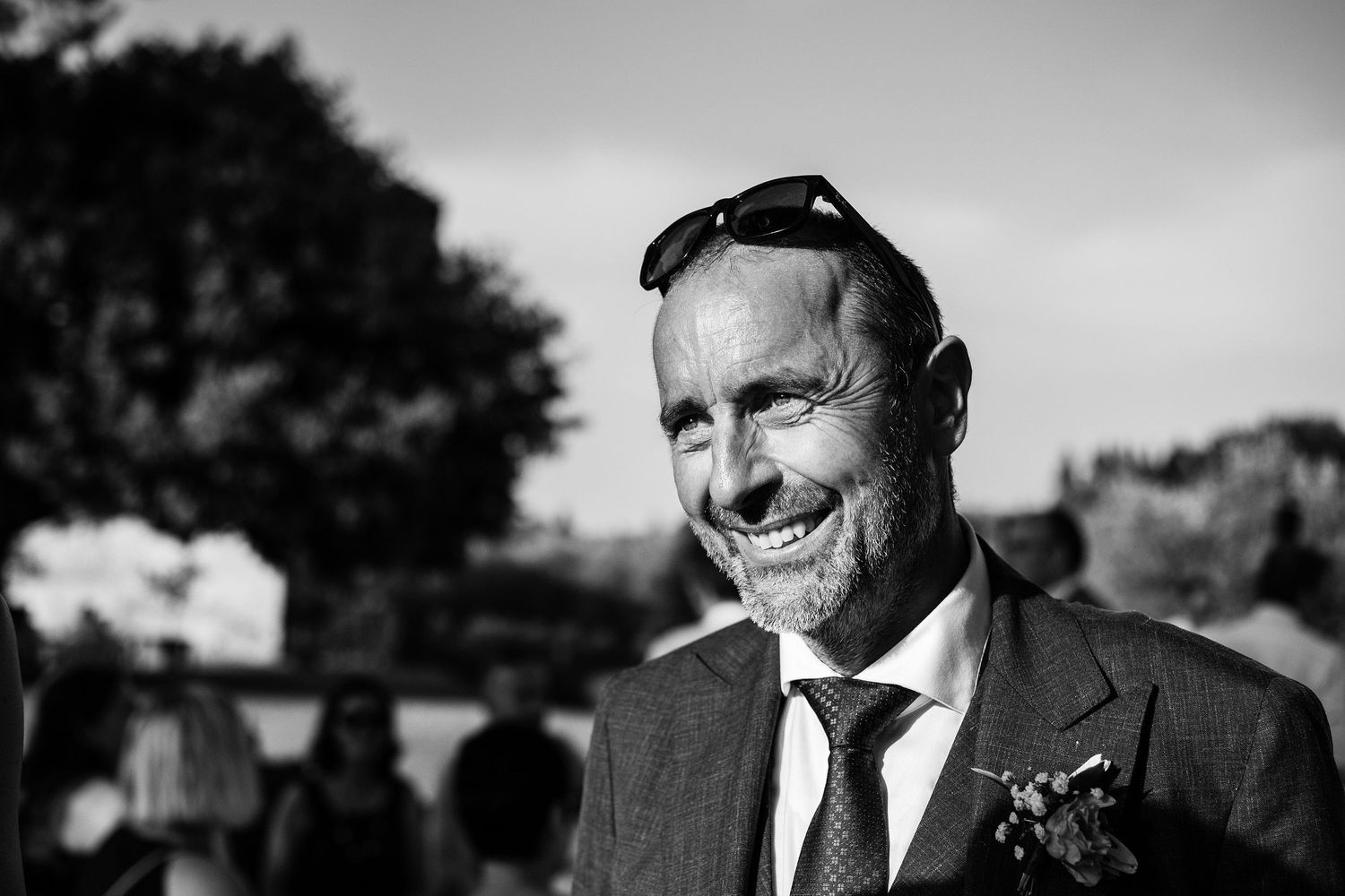 TLOOK photographe de mariage de style documentaire, Tenuta Di Sticciano en Toscane cocktail portrait