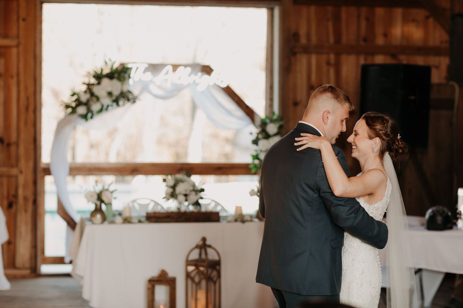 Ohio Wedding, Ohio Photographer, Wedding Photographer, Winterberry Farm, Bride and Groom Photos, Reception Photos