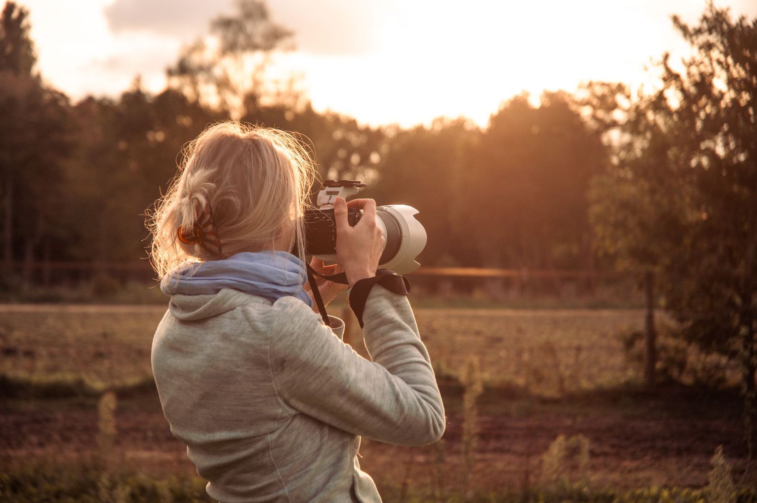 Zwangerschapsfotografie en Paardenfotografie in de natuur zonder tijdsdruk en poseren KarenVerheydenPhotography