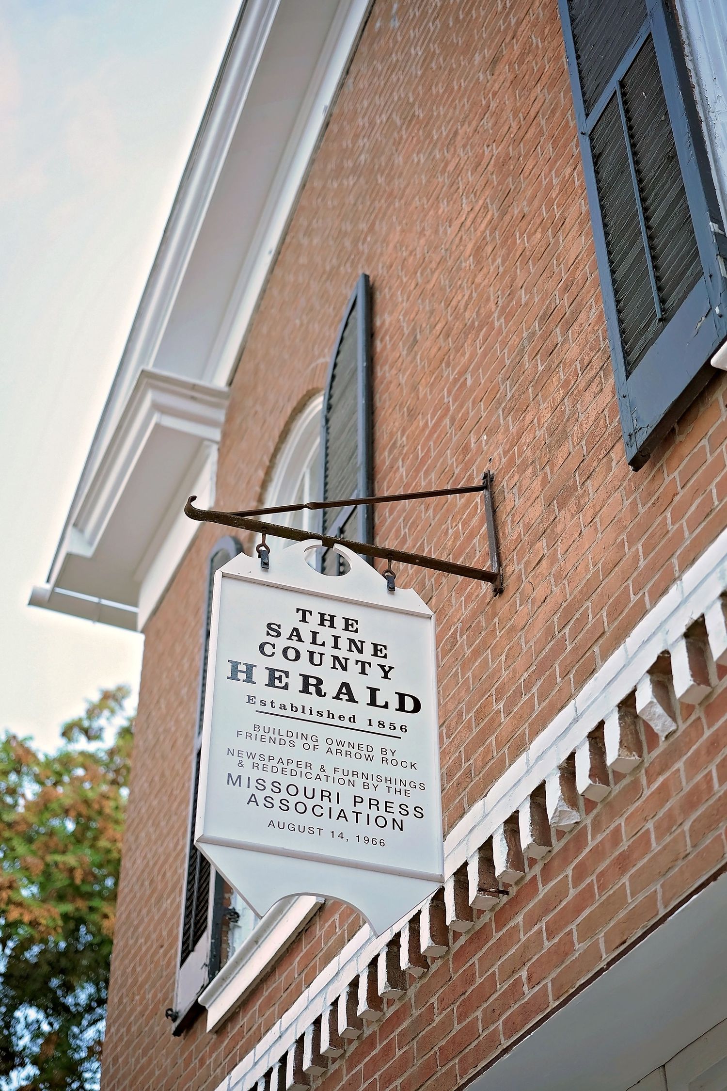 The Saline County Herald shop sign