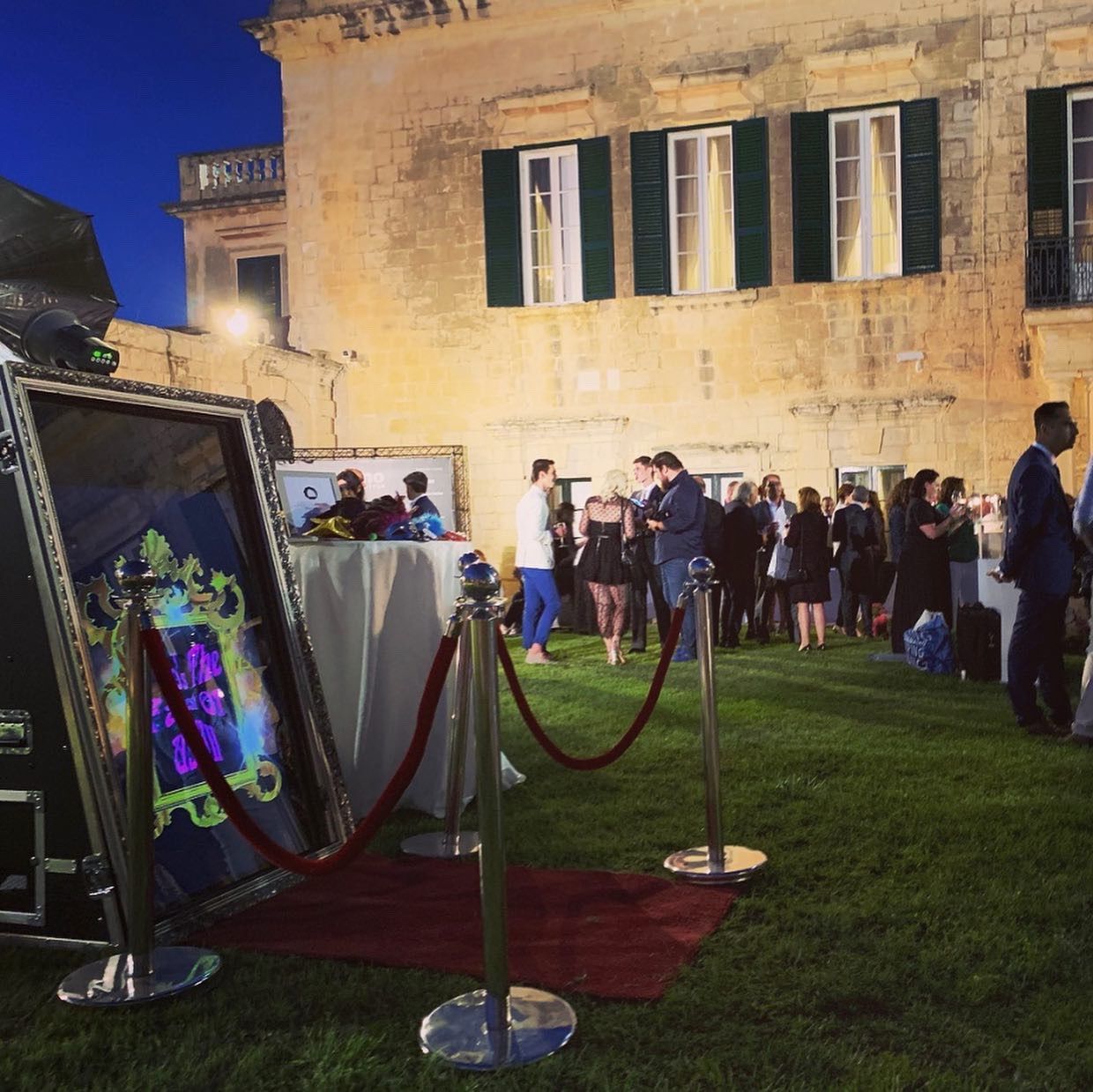 Mirror Me Malta Photo Booth