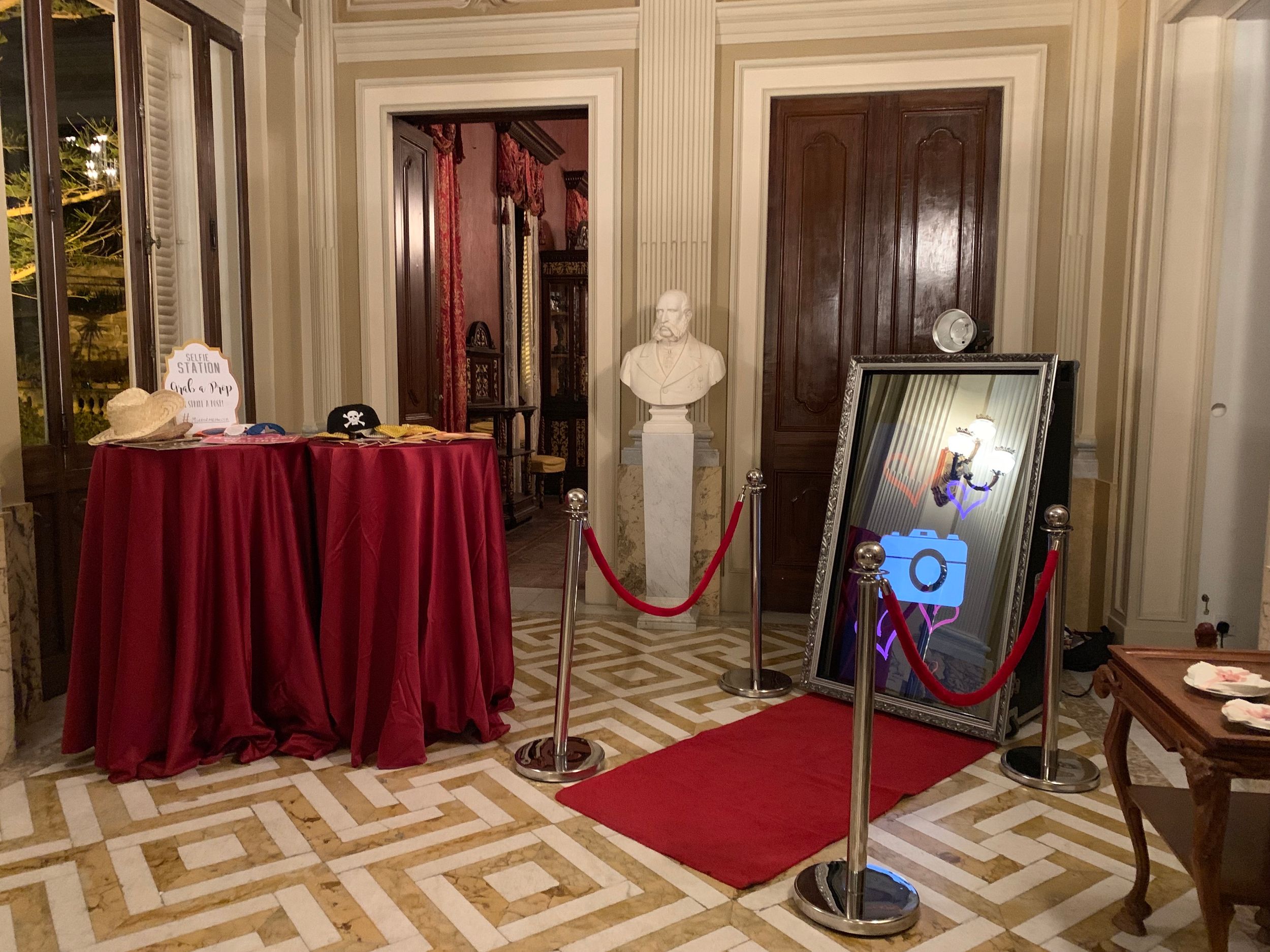 Mirror Me Malta Photo Booth