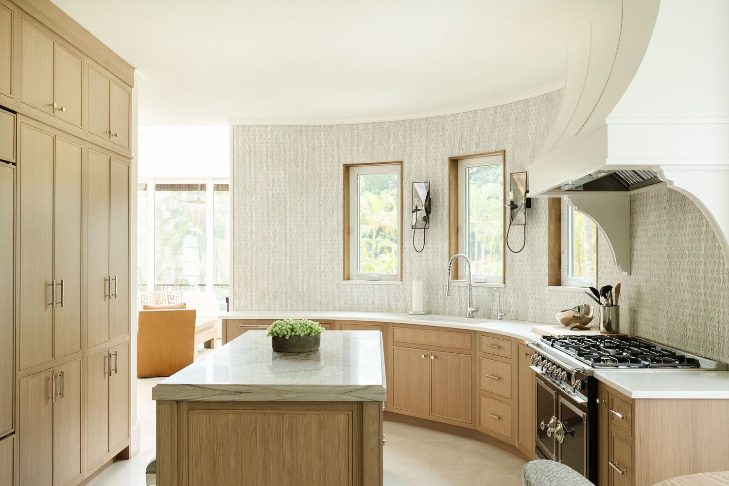 Tara Correa's photography focuses on capturing the architectural interiors of commercial and residential spaces.