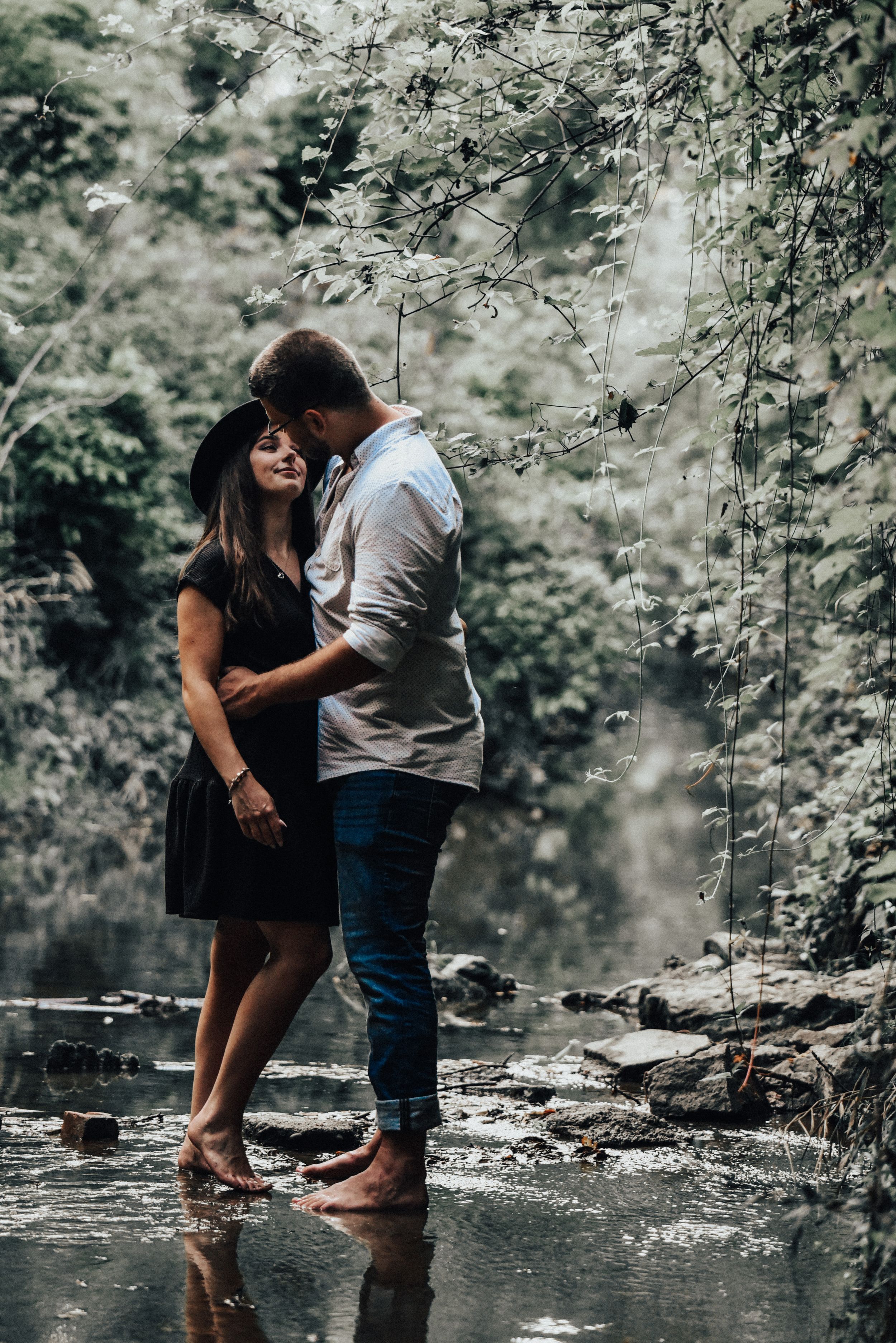 Backyard Wedding — CITY POINT FILMS, image size:2500x3745