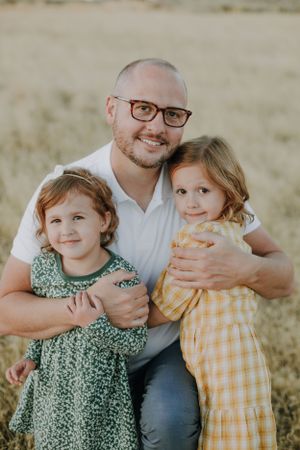Happy Family, immer wieder ein Highlight beim Fotografieren und wichtig: mit Gelassenheit entstehen wunderschöne, natürliche Fotos.