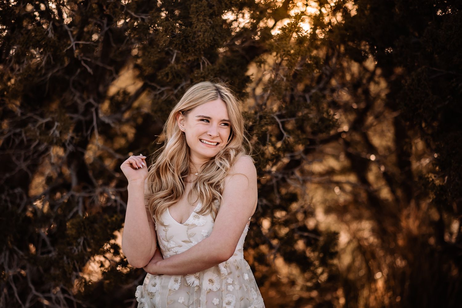 Class of 2024 senior graduation grad portrait pictures albuquerque abq nm New Mexico high school lobos poses college UNM