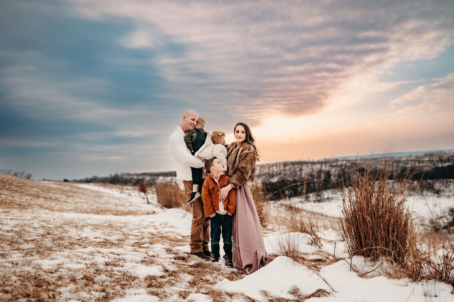 lehigh valley family photographer. family photos in winter with sunset