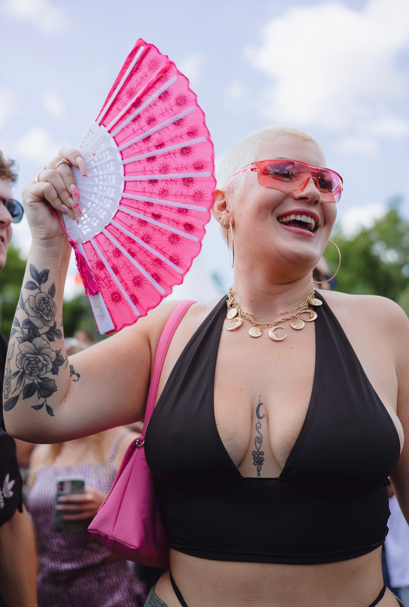 Festival portret Amsterdam vrouw lachend feest