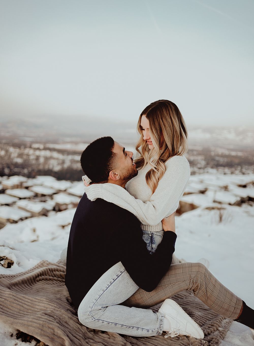 Couples Photoshoot at Kuipers Peak Mountain Park Kelowna BC. Kelowna Okanagan Couples Photographer