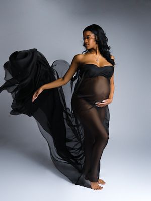 Jess D Studio. Chicago Maternity Photographer