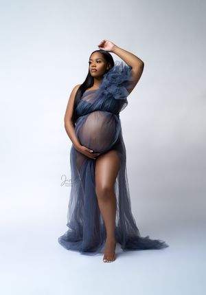 Jess D Studio Chicago Maternity Photographer KHFashion Desert Blue Gown
