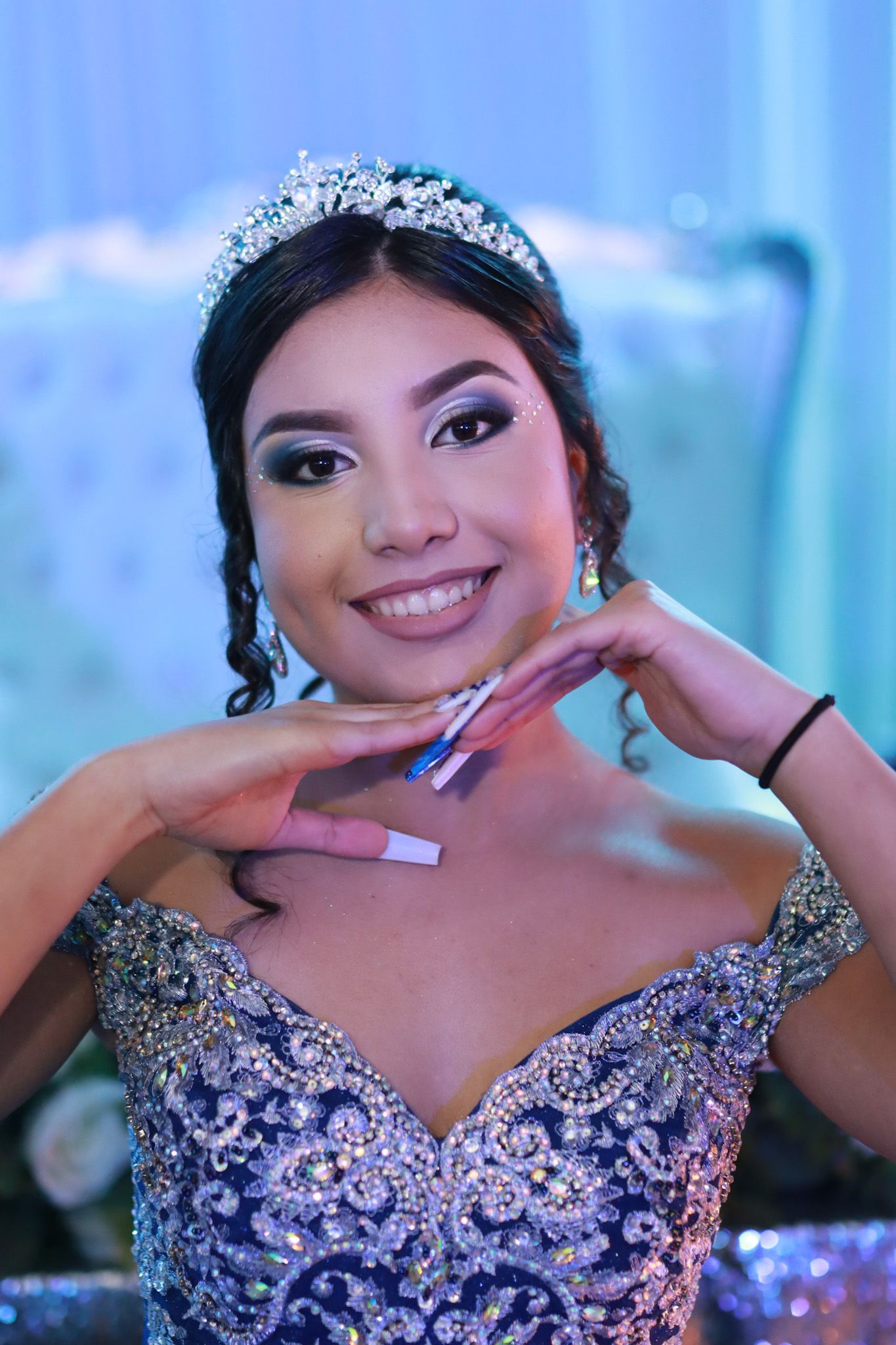 Natural blue quince makeup