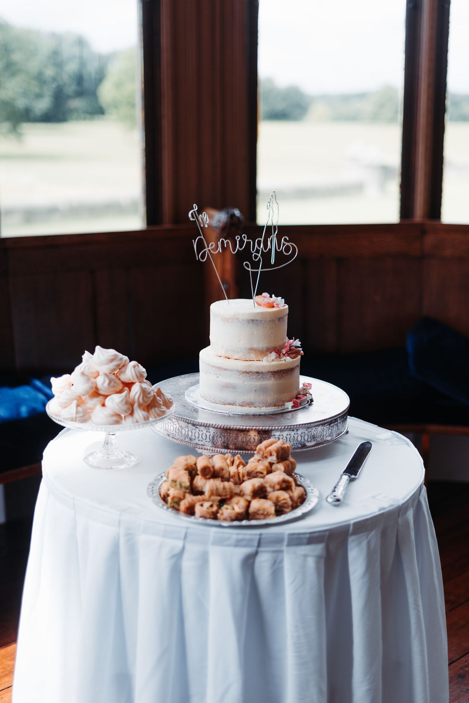 2 tier wedding cake ideas, Allerton Castle, Yorkshire Wedding photographer Emilia Czarnota