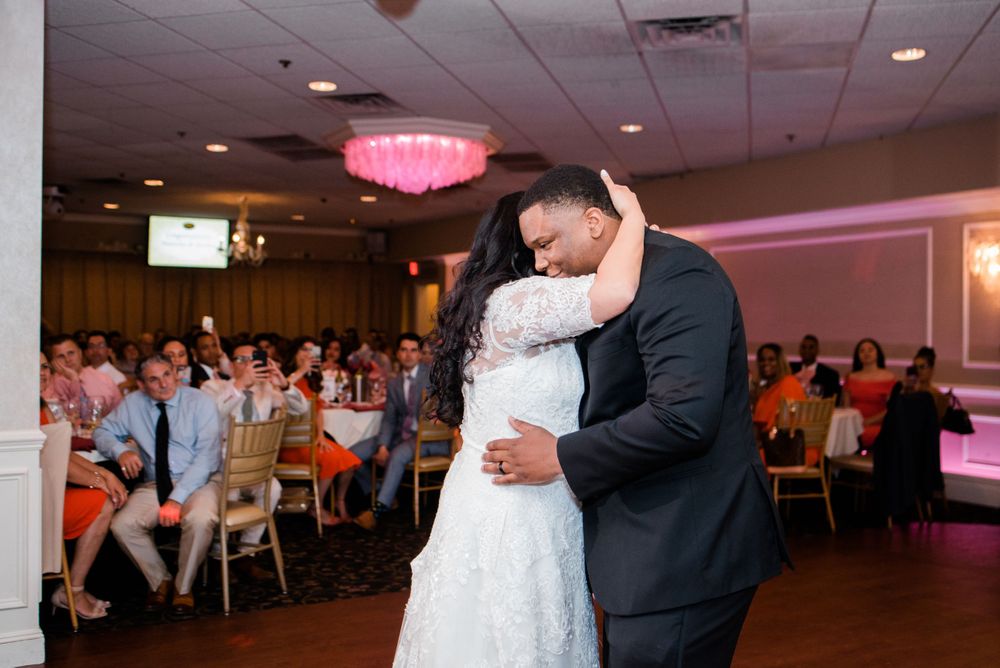bride and groom first dance