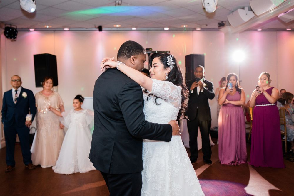 bride and groom first dance