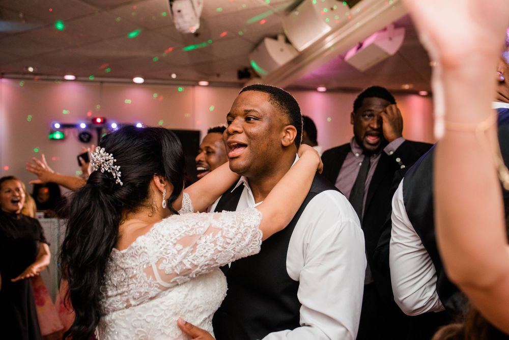 bride and groom dancing on the dance floor