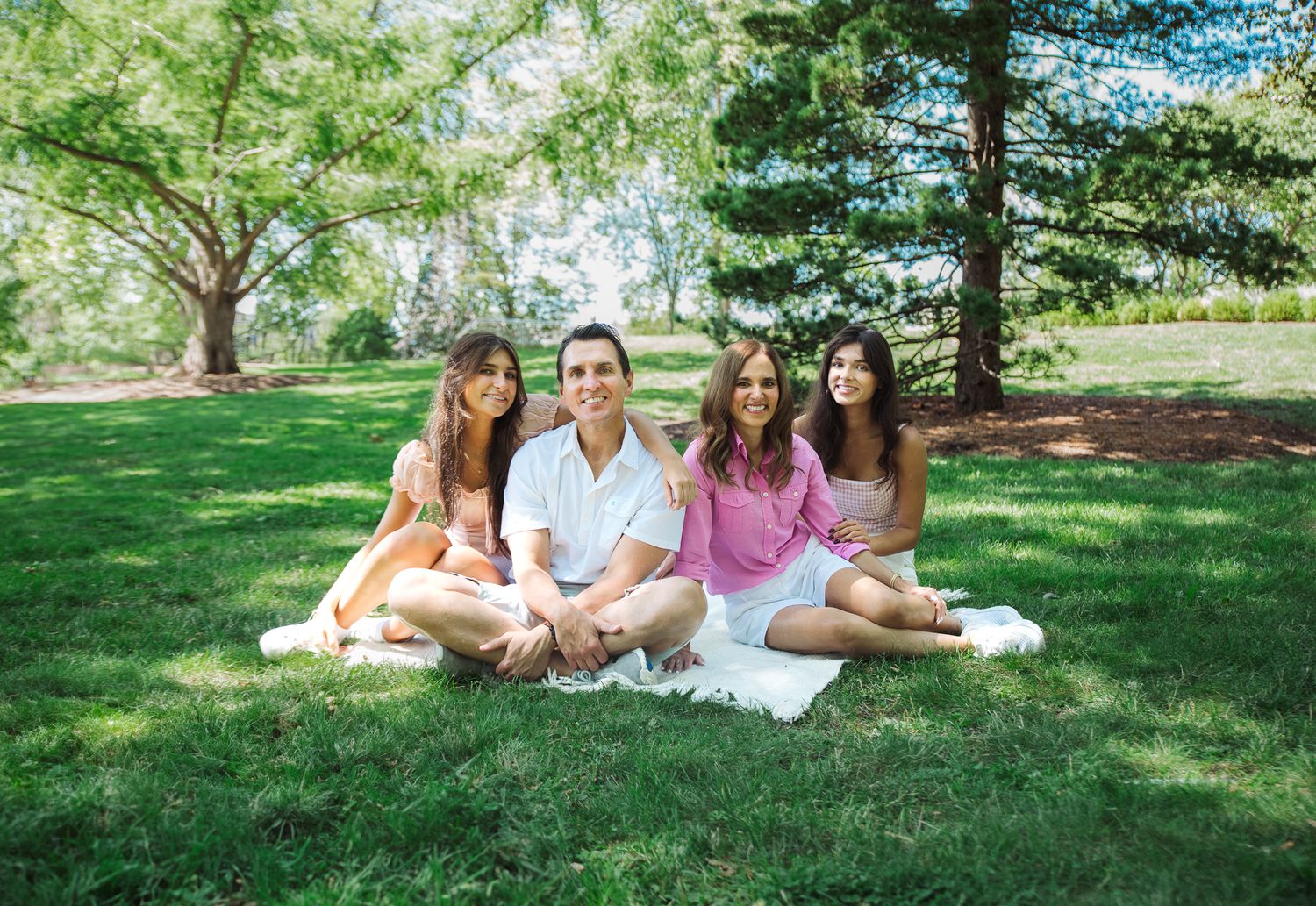 family photoshoot in a park in wheaton il