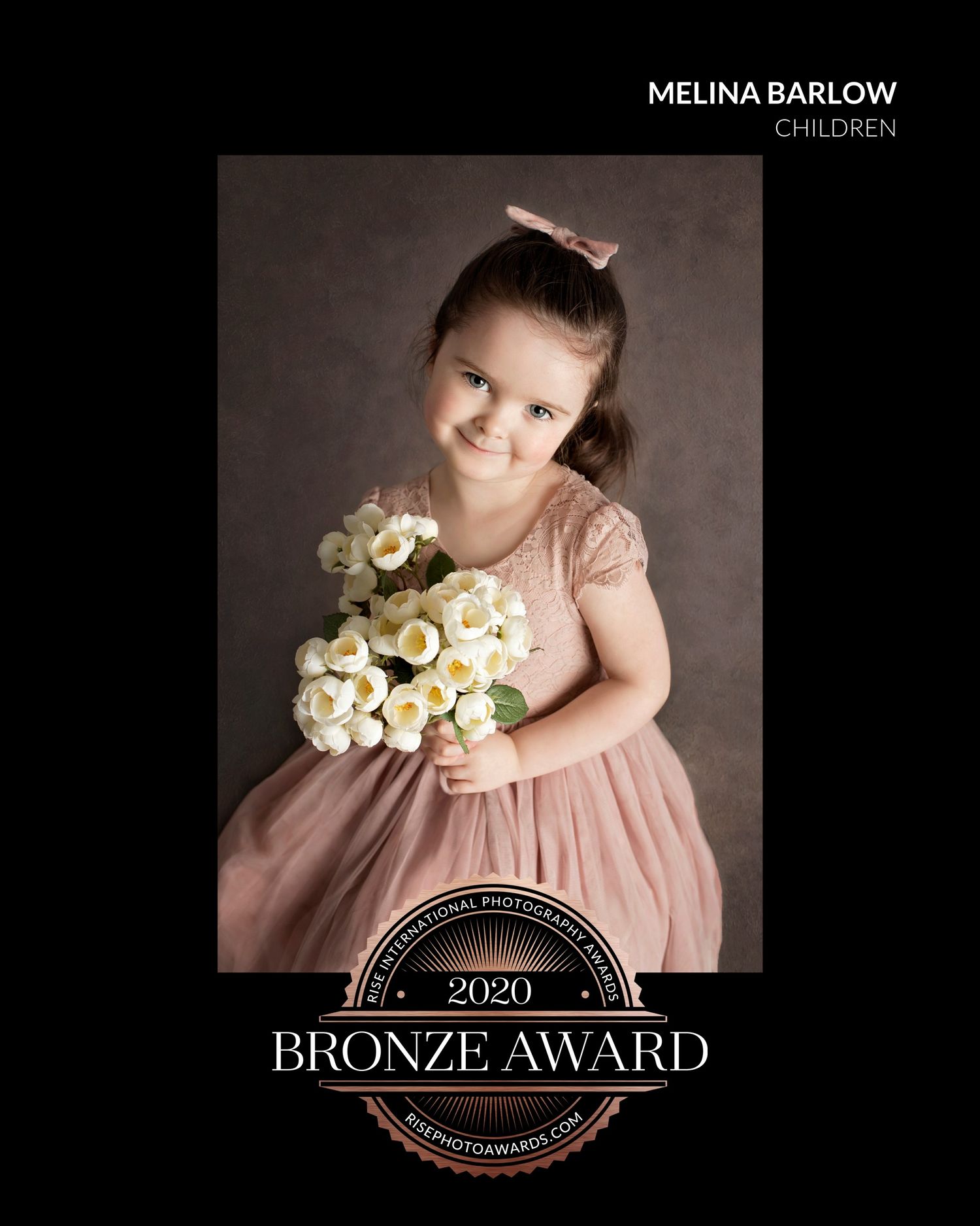 Melbourne Maternity, Newborn, Baby, Cake smash and family photographer located in South Morang Melbourne.
Baby Snapz is run by Melina Barlow
