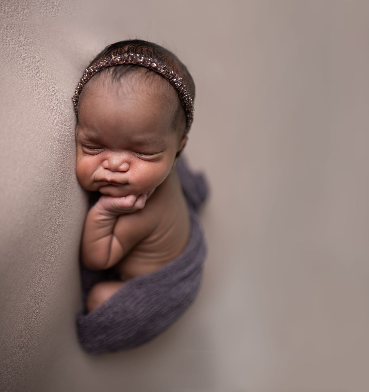 Clarksville newborn photographer Oshi Medlin