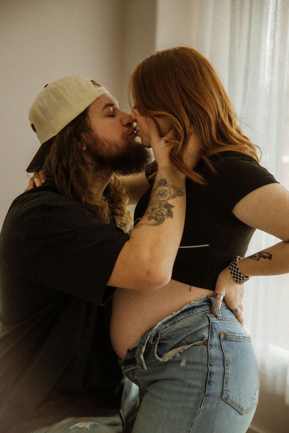 Maternity couples portrait photography; Copyright: Myranda Smith Photography
