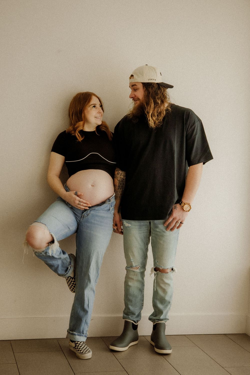 Maternity couples portrait photography; Copyright: Myranda Smith Photography