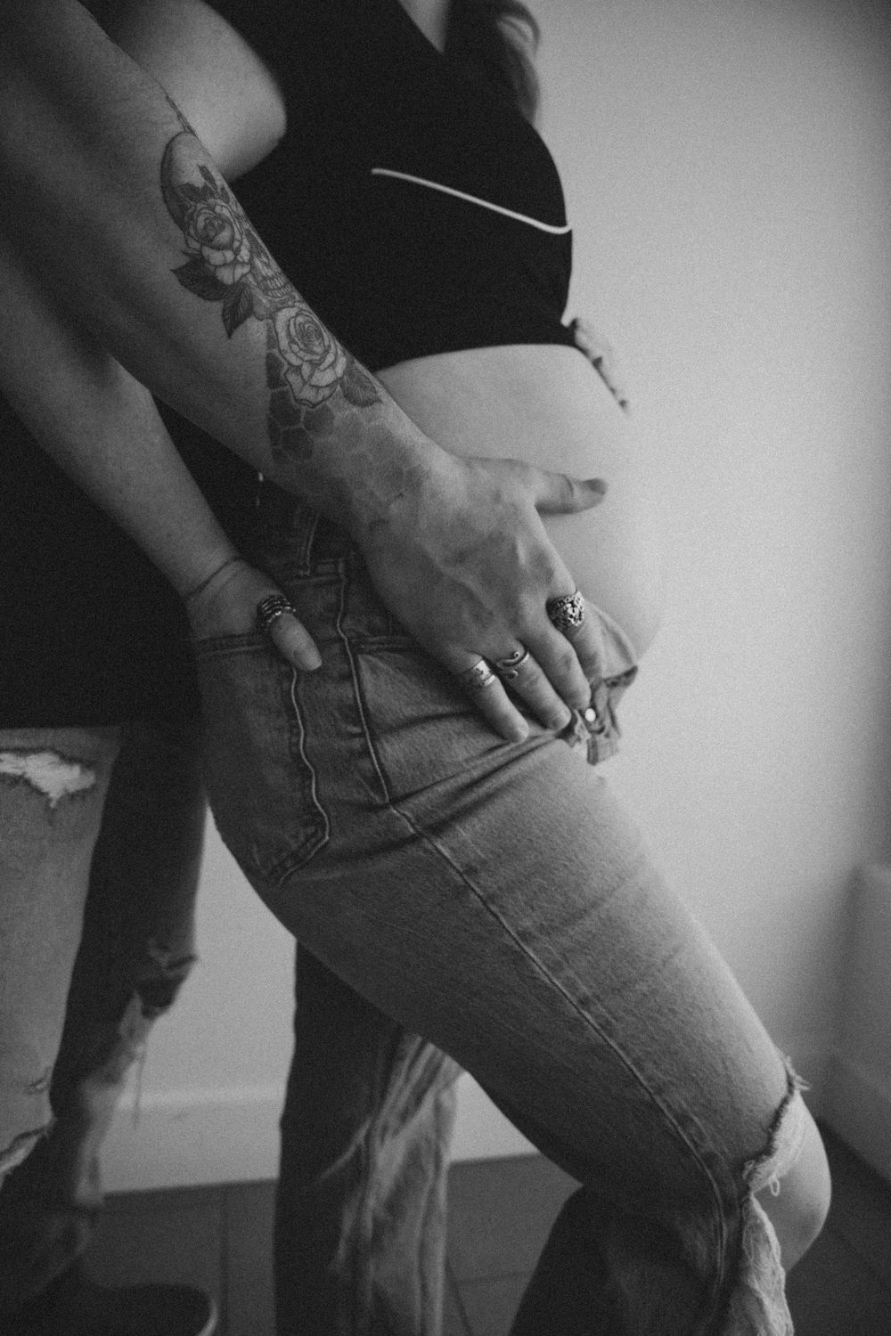 Maternity couples portrait photography; Copyright: Myranda Smith Photography