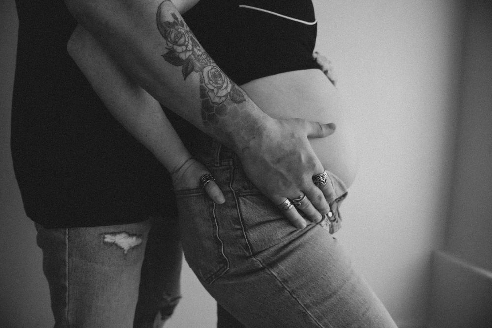 Maternity couples portrait photography; Copyright: Myranda Smith Photography