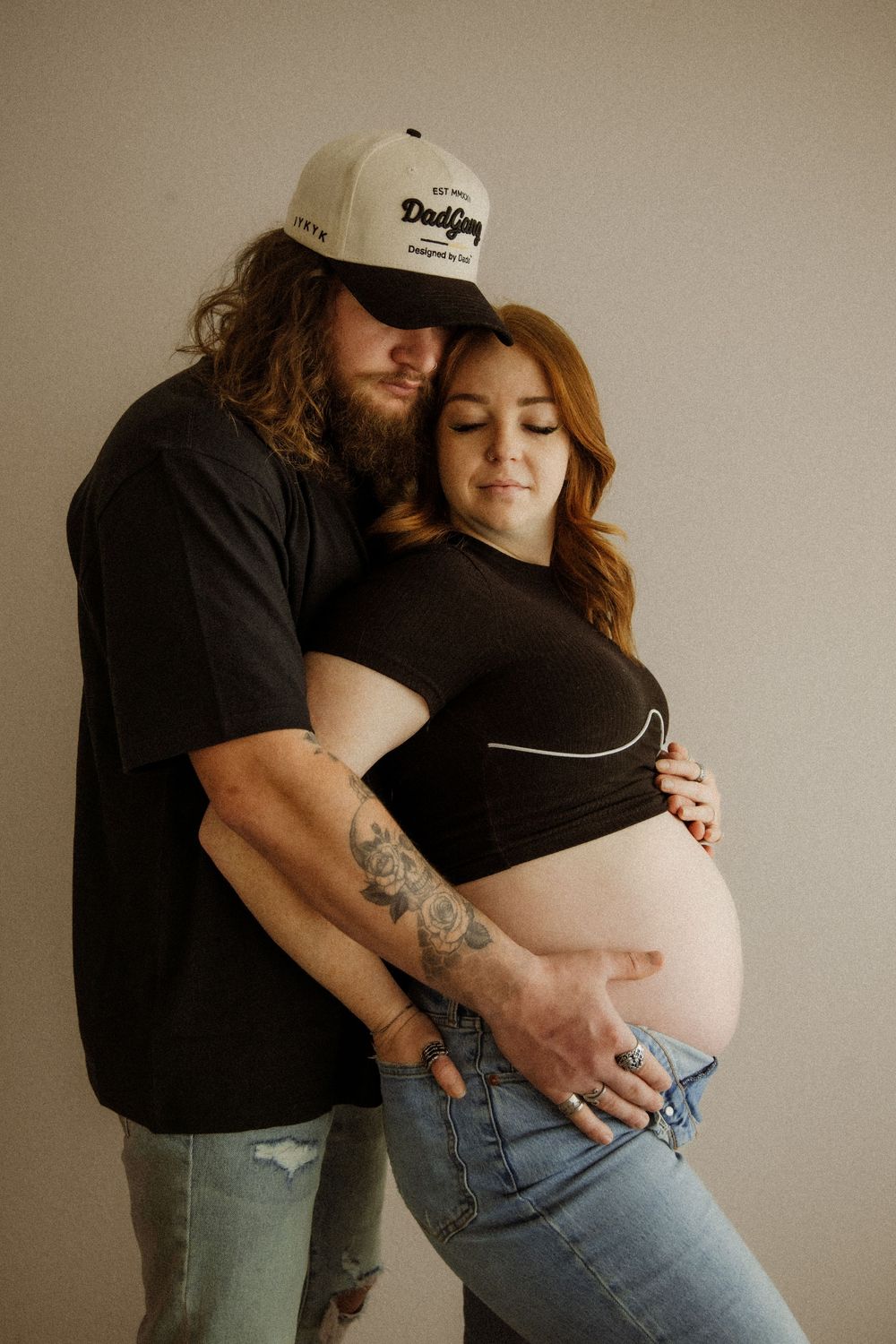 Maternity couples portrait photography; Copyright: Myranda Smith Photography