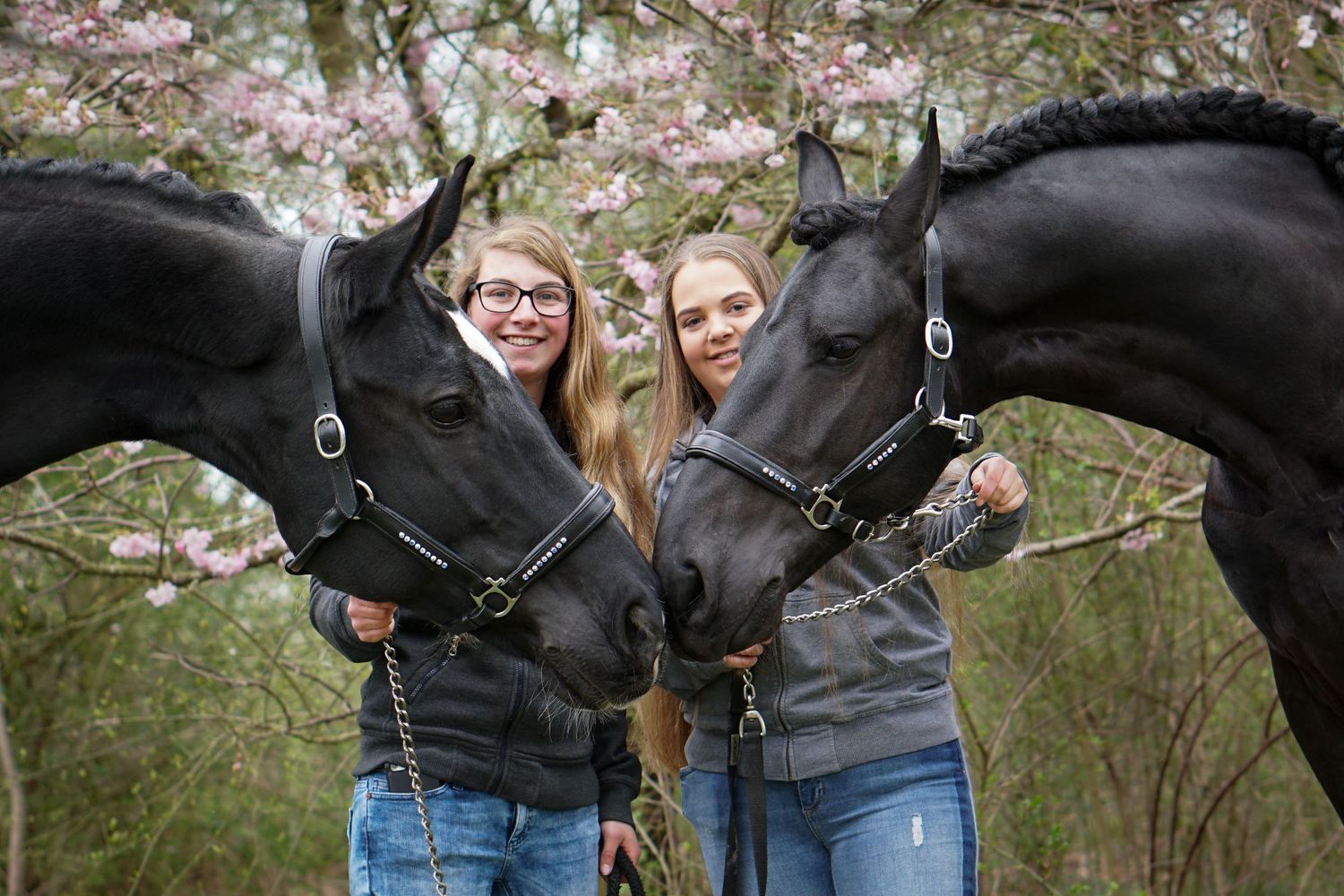 portret paarden meisjes zussen bloesemshoot