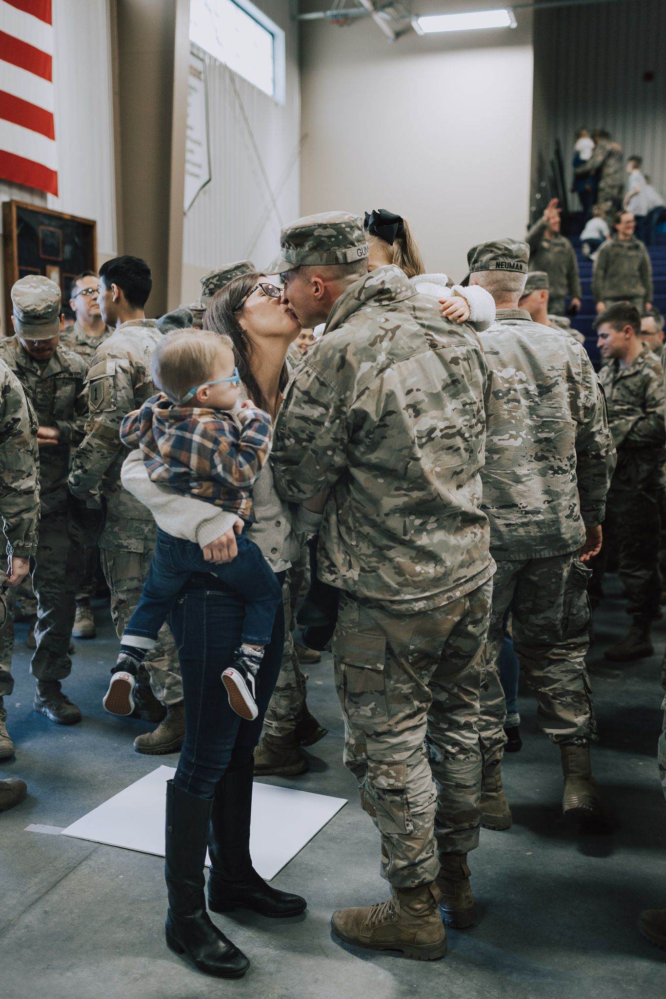 Deployment Homecoming | Kaitlyn Law Photography - Kansas City Newborn  Photographer | Kaitlyn Law Photography