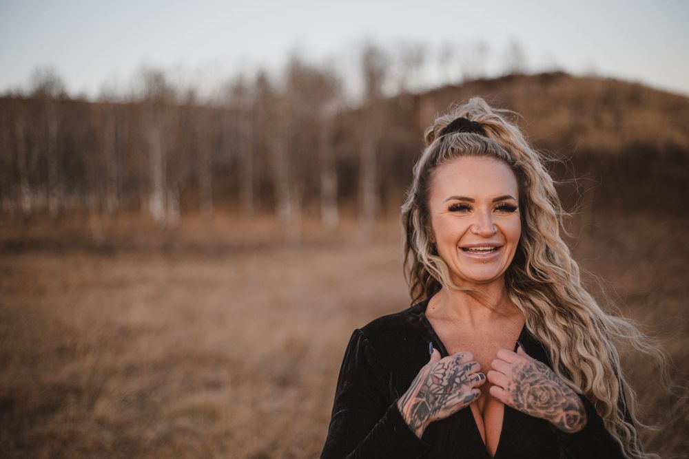 YYC  Maternity Newborn Families Couples Engagement Elopement Weddings Han Hansen Photography