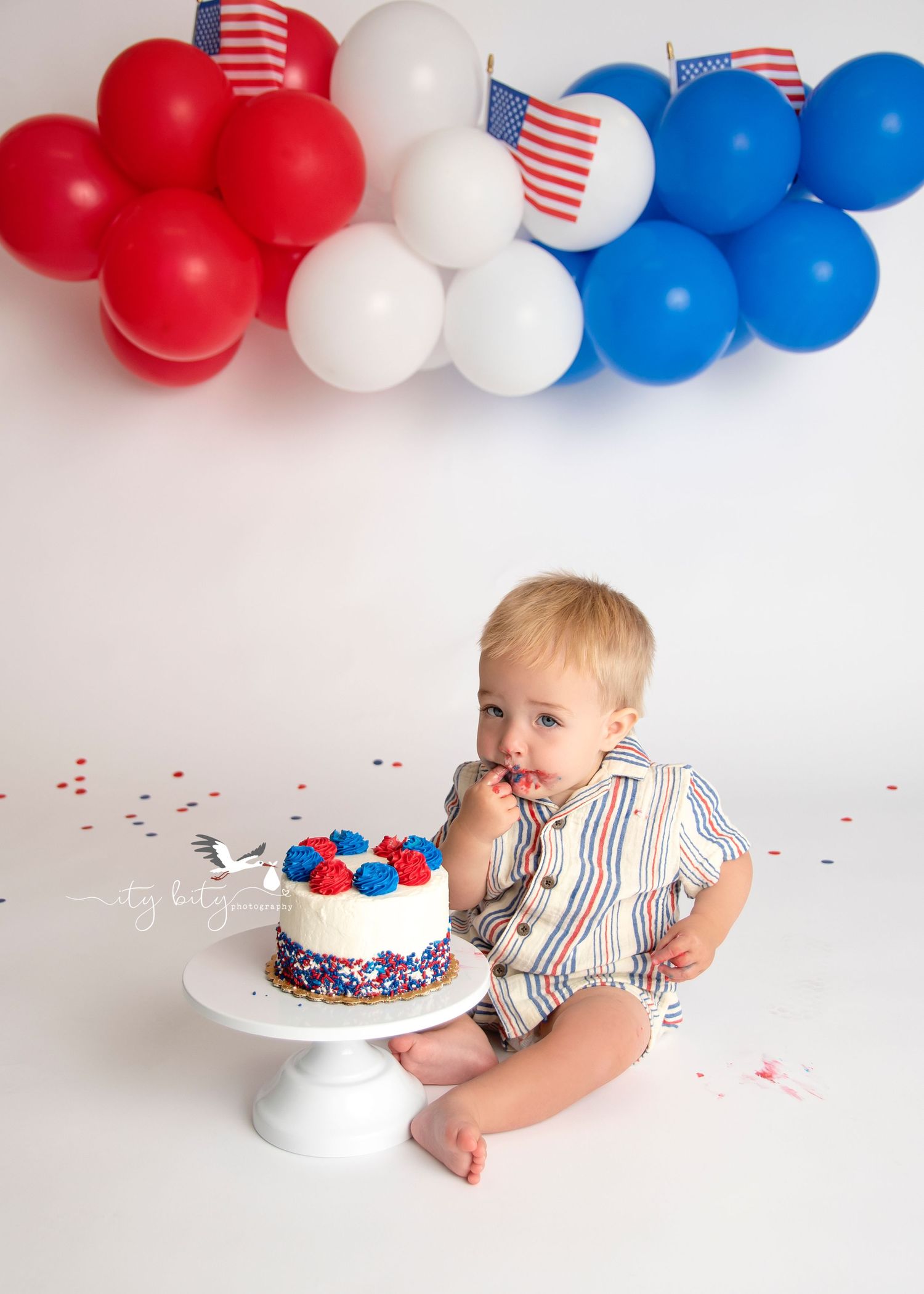 Cake Smash Photographer July 4th theme | Avon Lake Ohio | Cleveland Photography
